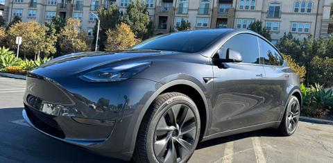 Tesla Model Y 2024