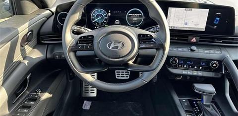 Hyundai Elantra Hybrid 2025