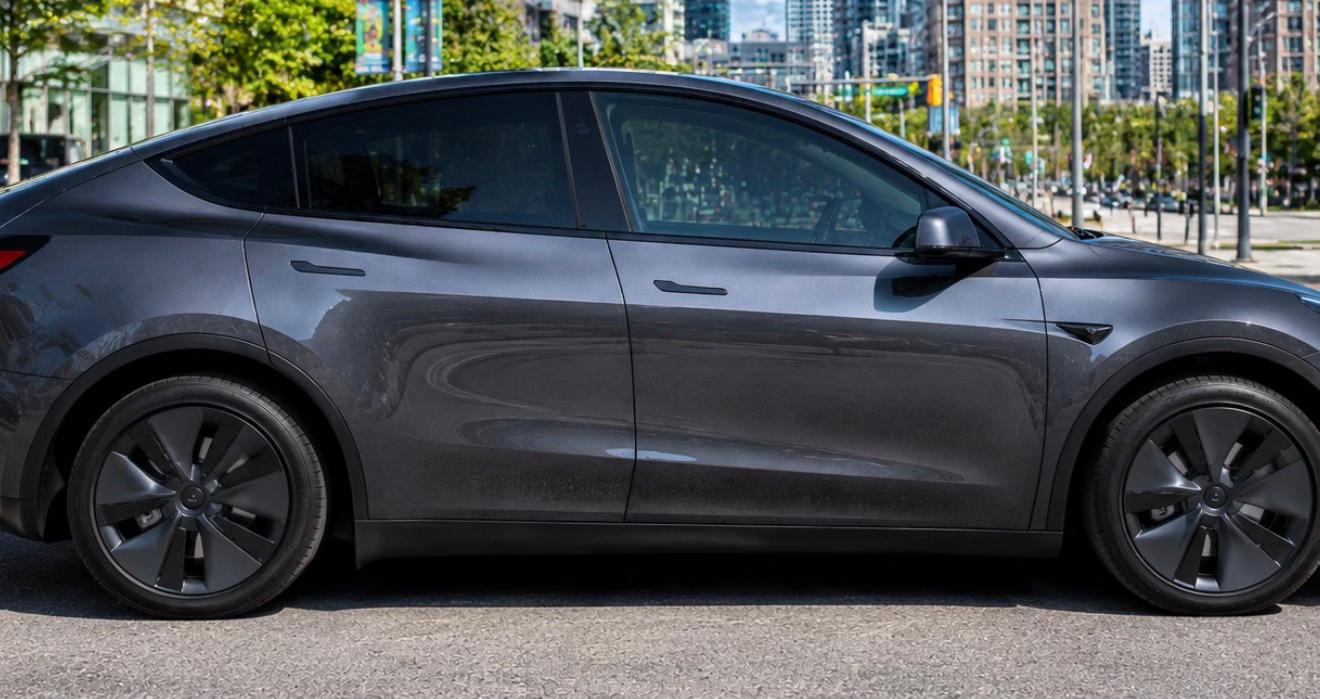 Tesla Model Y 2025 in Manteca, CA