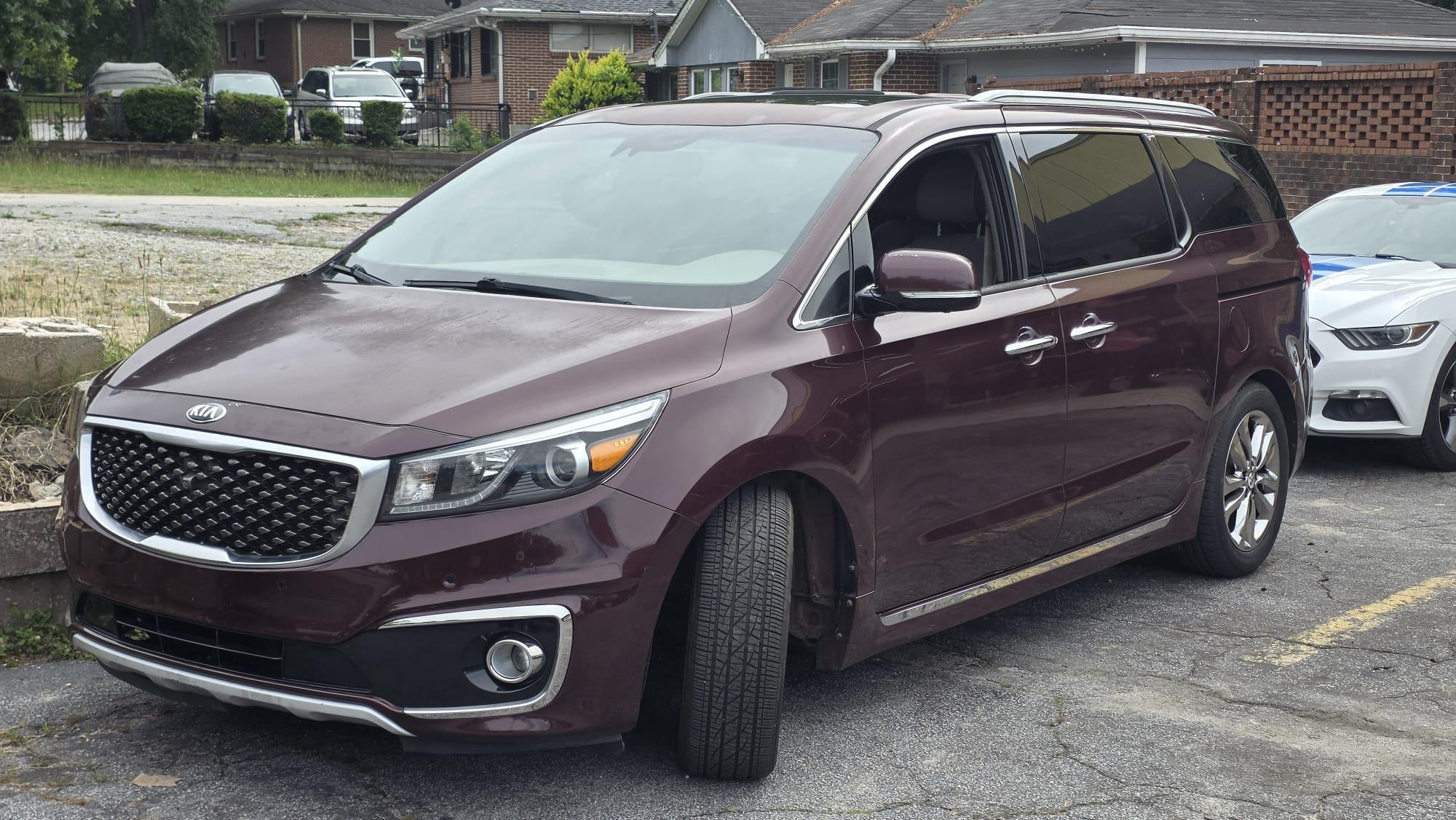 Kia Sedona 2017 in Suwanee, GA