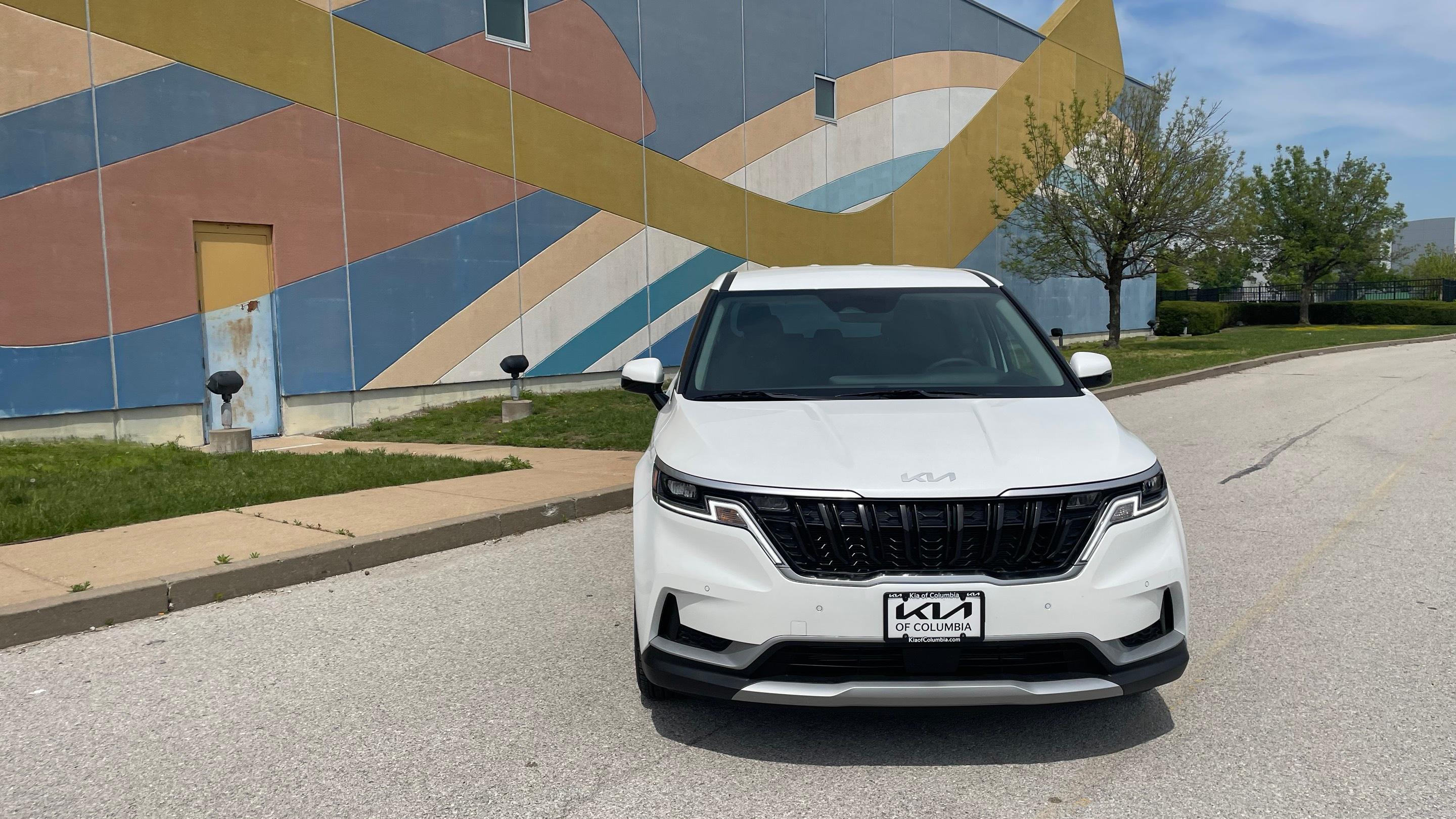 Kia Carnival 2023 in Bridgeton, MO