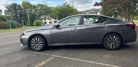 Nissan Altima 2025