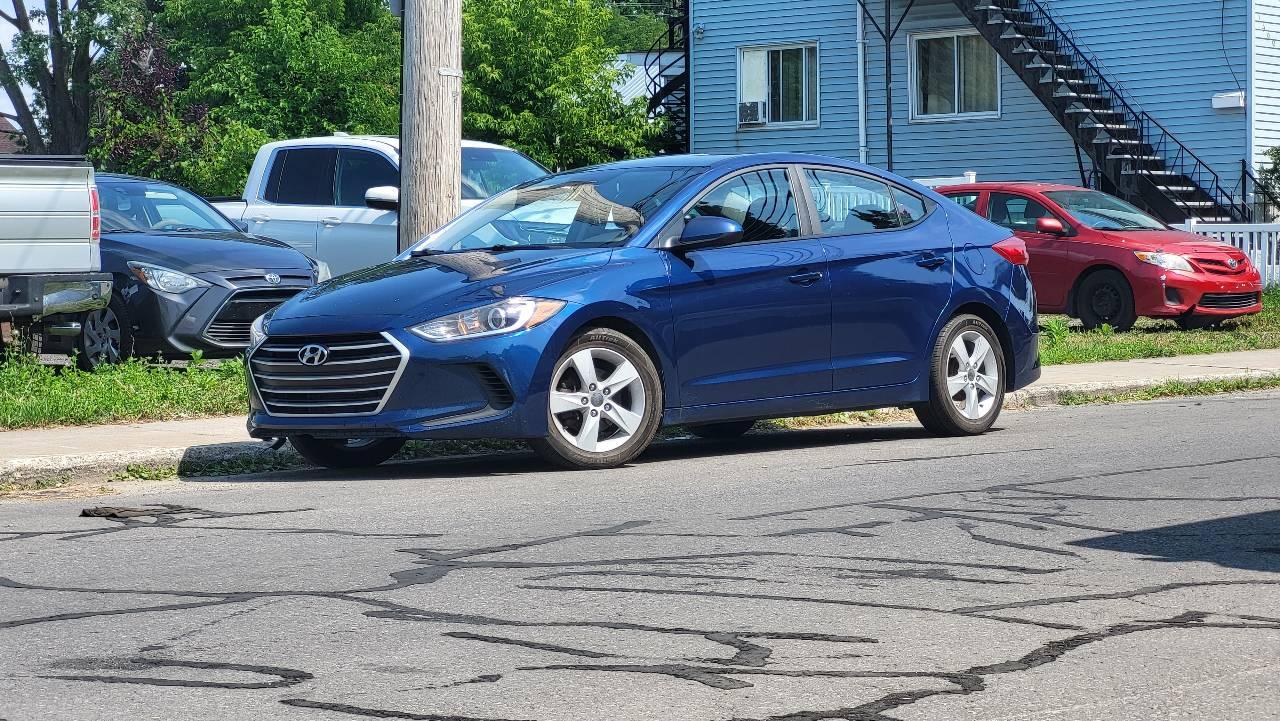Hyundai Elantra 2017 à 