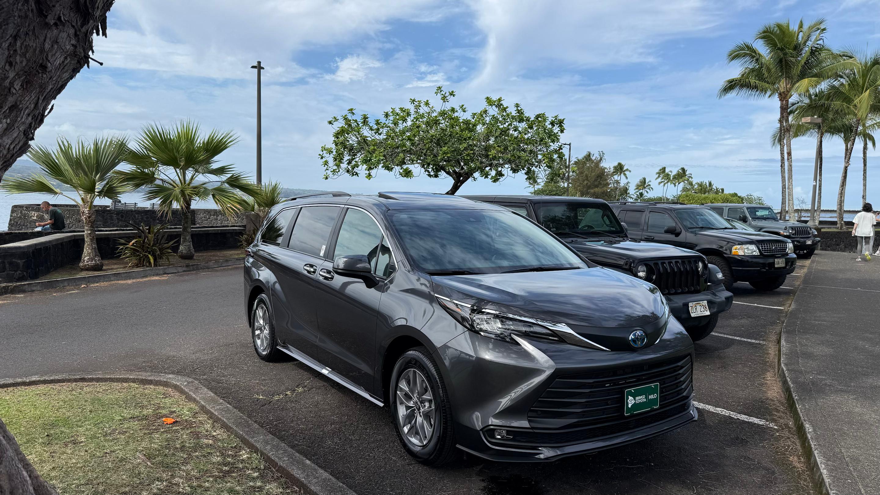 Toyota Sienna 2025 in Volcano, HI