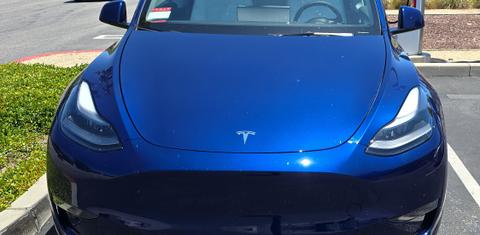 Tesla Model Y 2024