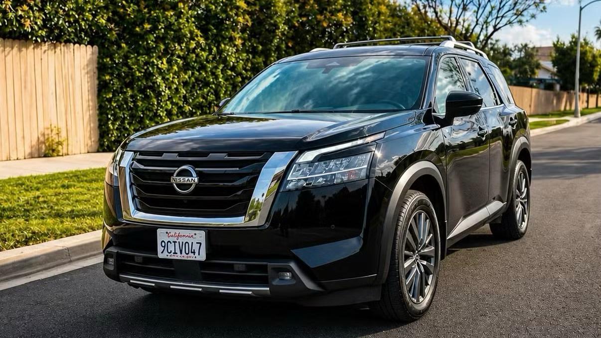 Nissan Pathfinder 2022 in Corona, CA