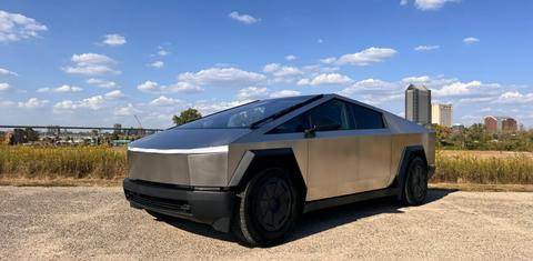 Tesla Cybertruck 2025