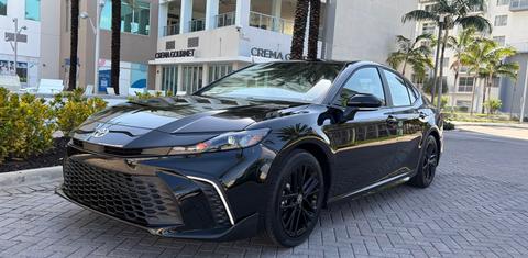 Toyota Camry Hybrid 2026
