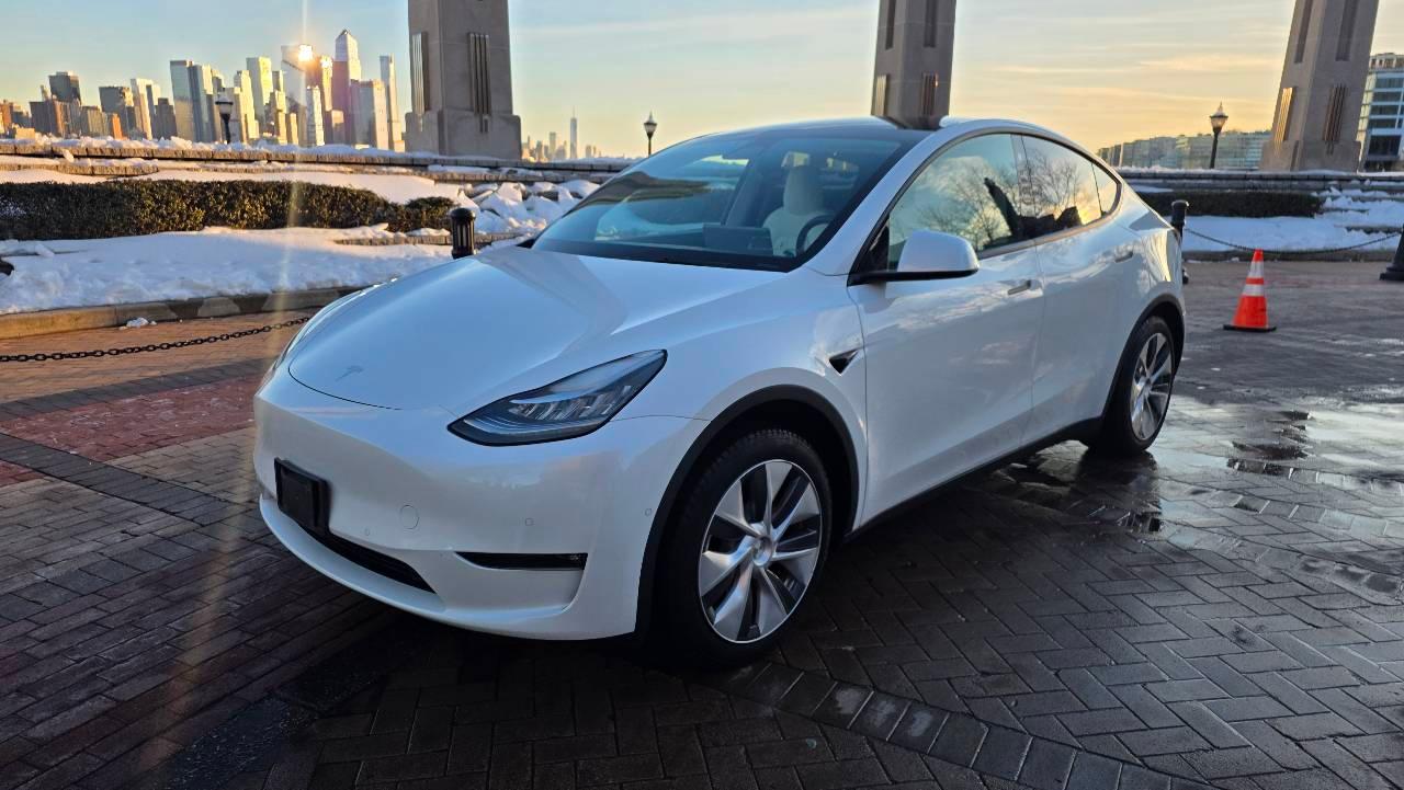 Tesla Model Y 2021 in West New York, NJ