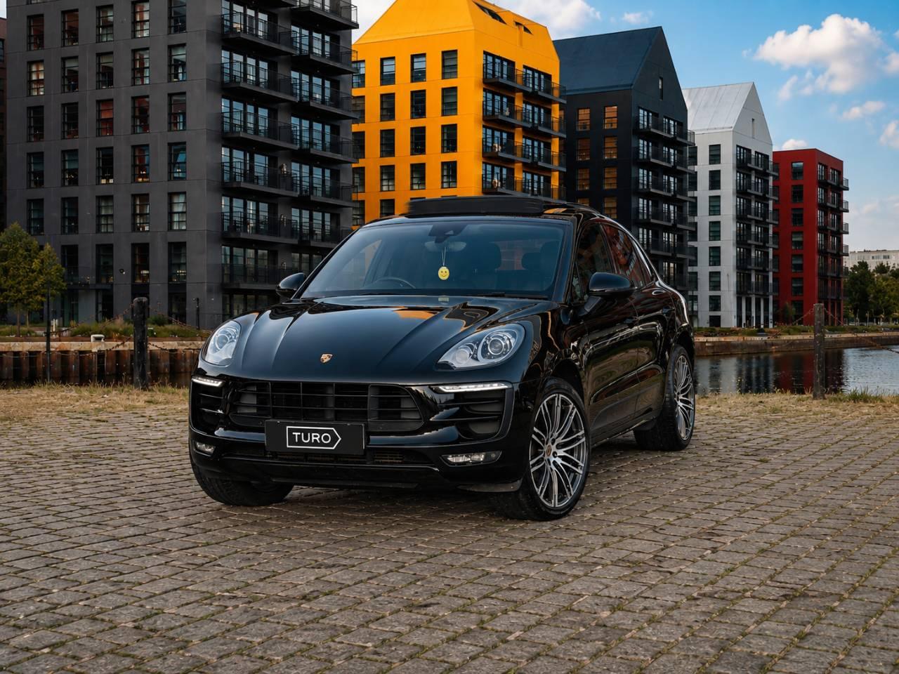 Porsche Macan 2017 in Wirral