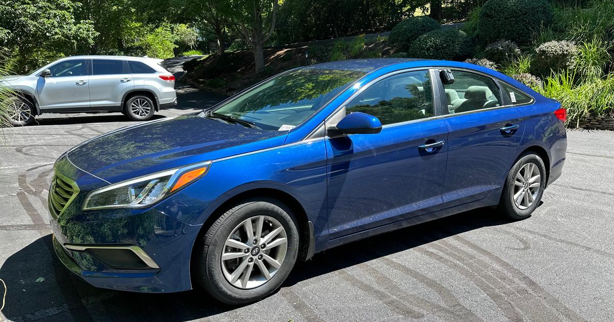 Hyundai Sonata 2016 rental in Burnsville, NC by Mike M. Turo