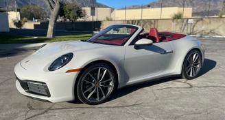 Porsche 911 2022 — Options de location de voitures à Honolulu, HI