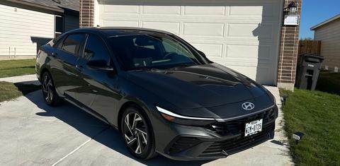 Hyundai Elantra 2025