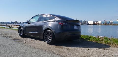 Tesla Model Y 2024