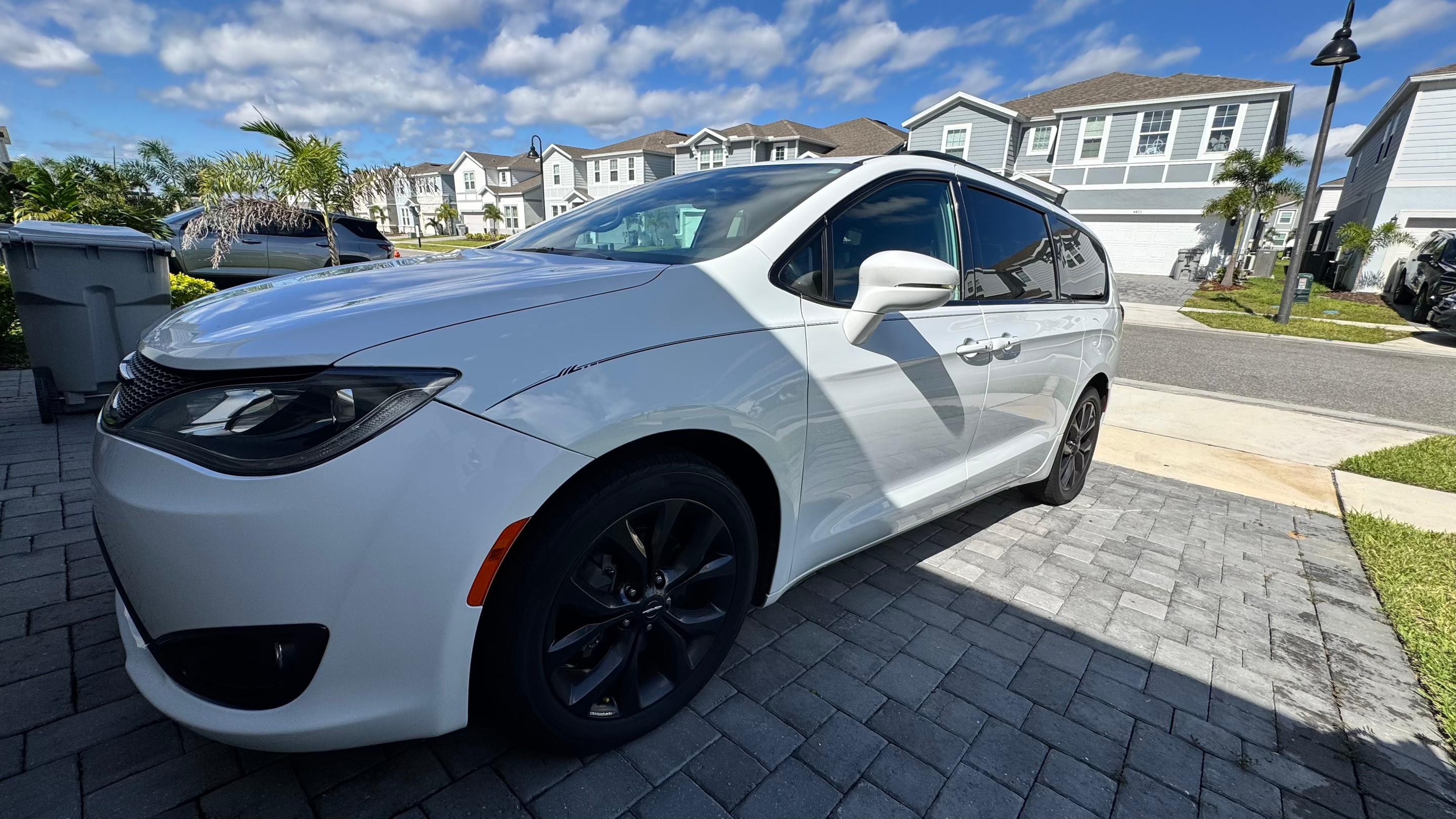 Chrysler Pacifica 2019 in Davenport, FL