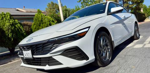 Hyundai Elantra Hybrid 2024