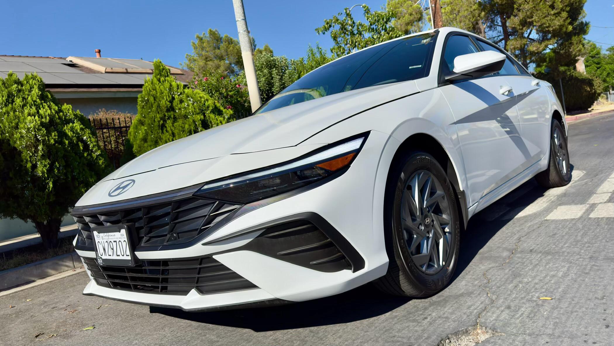 Hyundai Elantra Hybrid 2024 in 