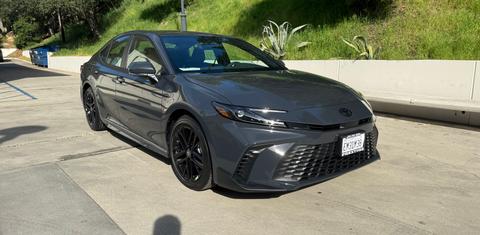 Toyota Camry Hybrid 2026