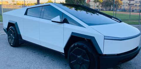Tesla Cybertruck 2025