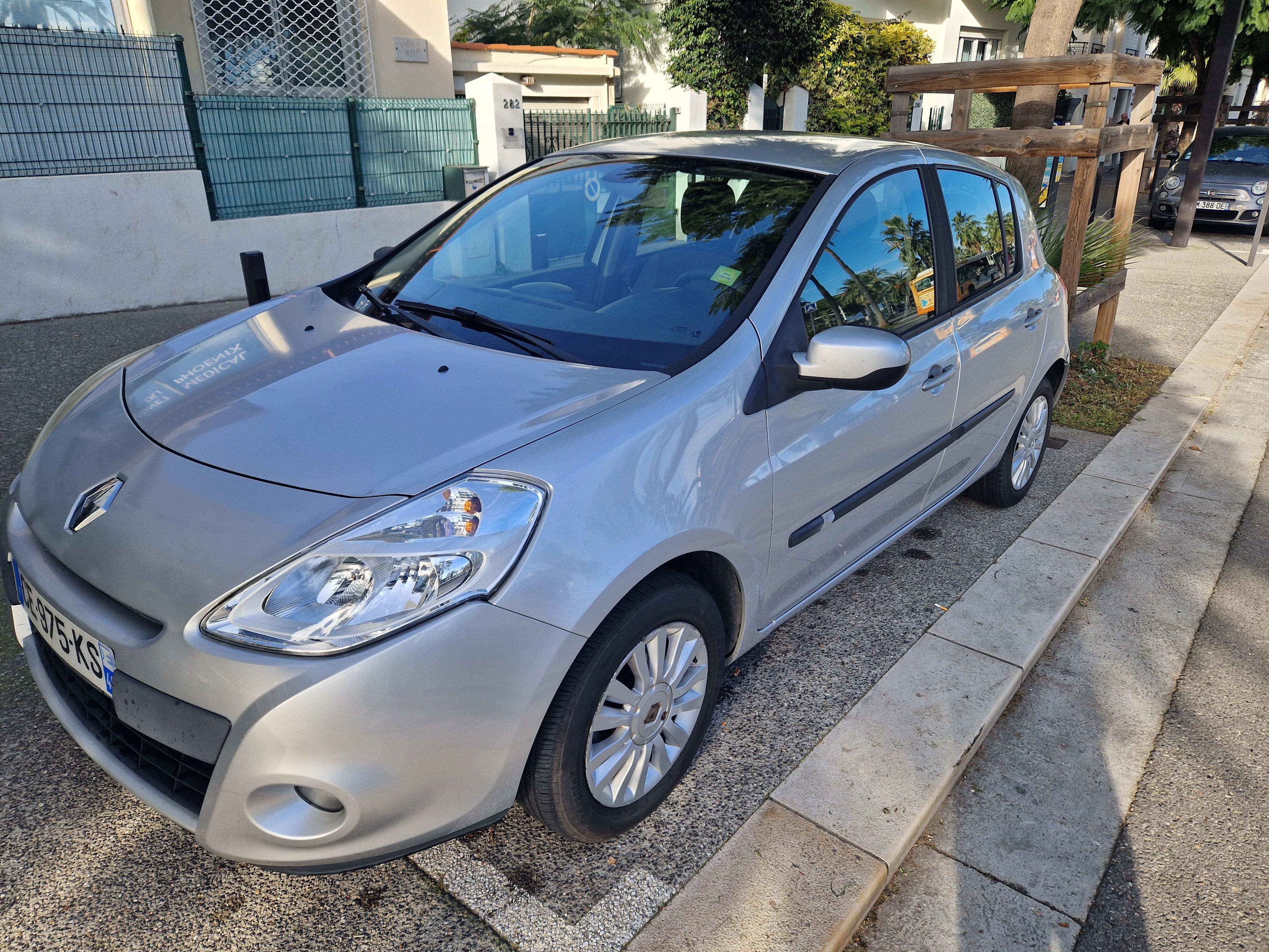 Renault CLIO III 2011 à Nice