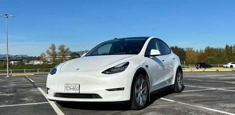 Tesla Model Y 2022