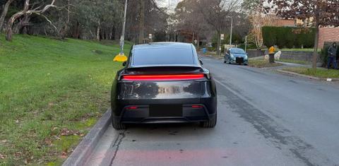 Tesla MODEL Y 2026