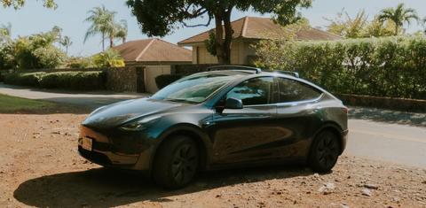 Tesla Model Y 2024