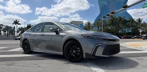 Toyota Camry Hybrid 2026