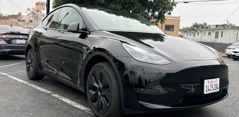 Tesla Model Y 2024