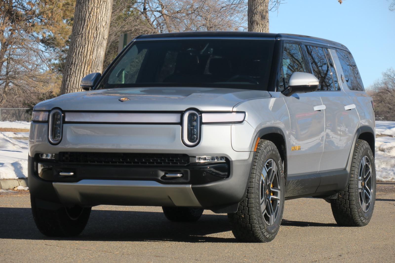 Rivian R1S Adventure 2023 in Montréal, QC