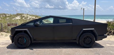 Tesla Cybertruck 2026
