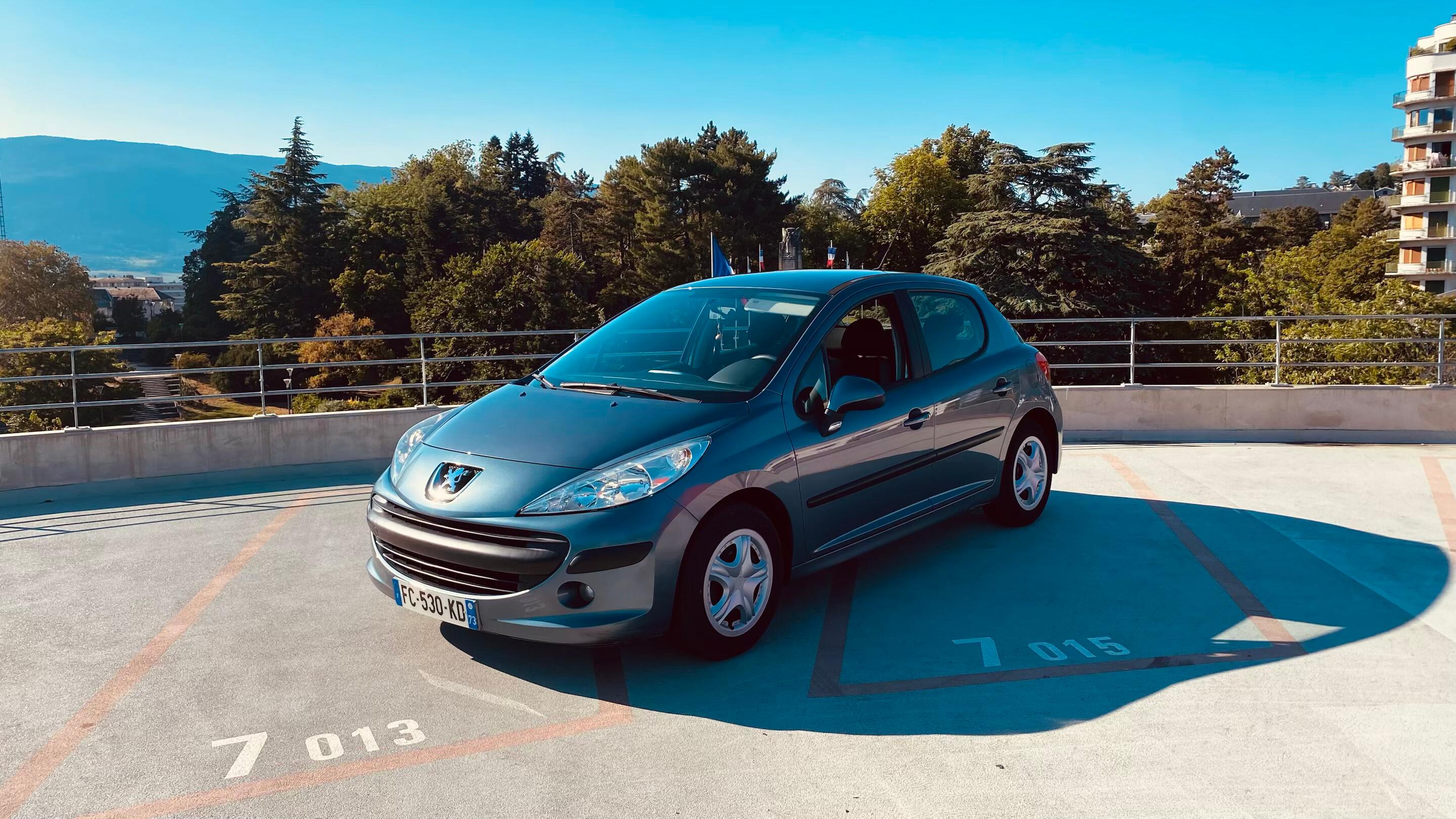 Peugeot 207 2008 à Chambéry