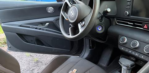 Hyundai Elantra 2025