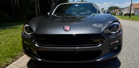 FIAT 124 Spider 2019
