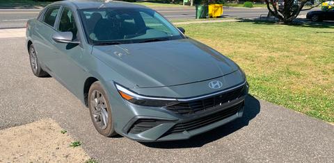Hyundai Elantra 2024