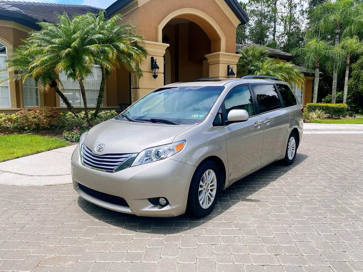Toyota Sienna 2015 in Tampa, FL