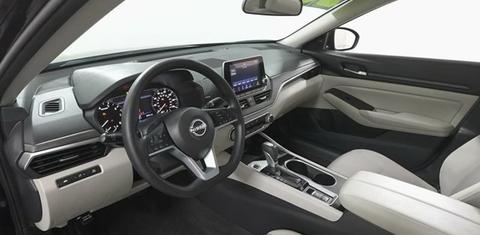 Nissan Altima 2025