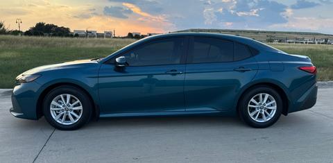 Toyota Camry Hybrid 2025