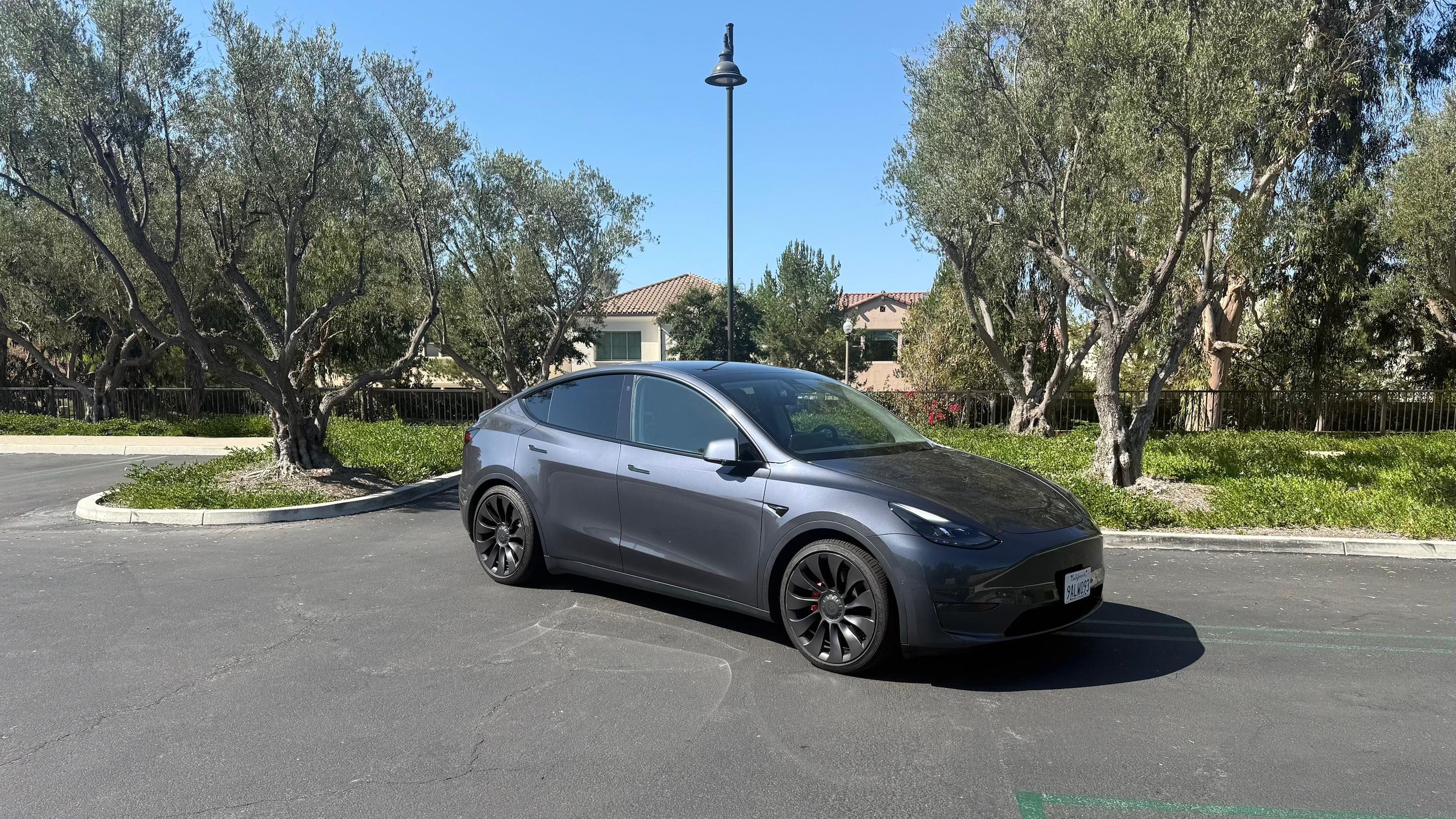 Tesla Model Y 2022 in Irvine, CA