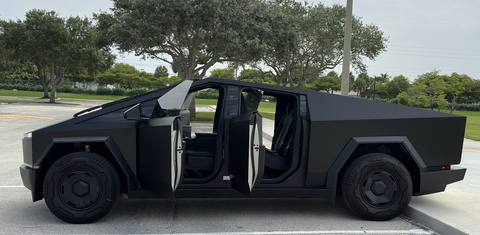 Tesla Cybertruck 2026