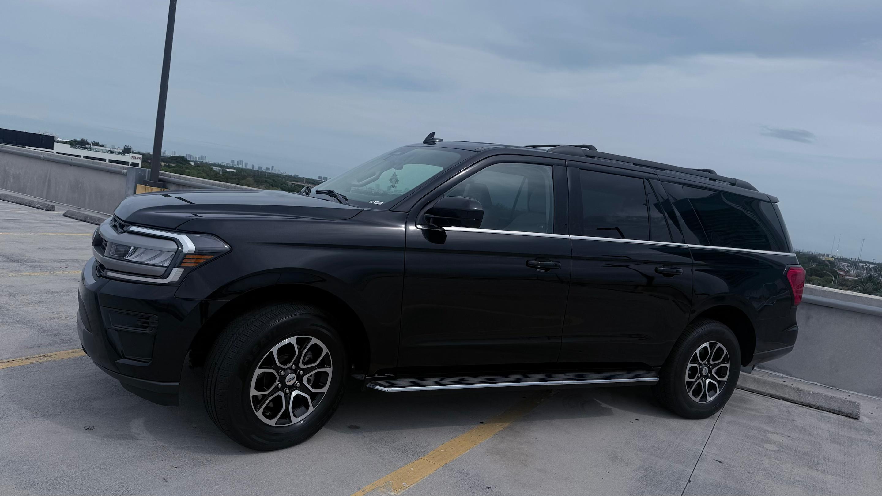 Ford Expedition Max 2023 in 
