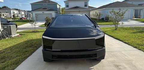 Tesla Cybertruck 2025