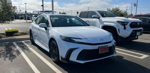 Toyota Camry Hybrid 2025
