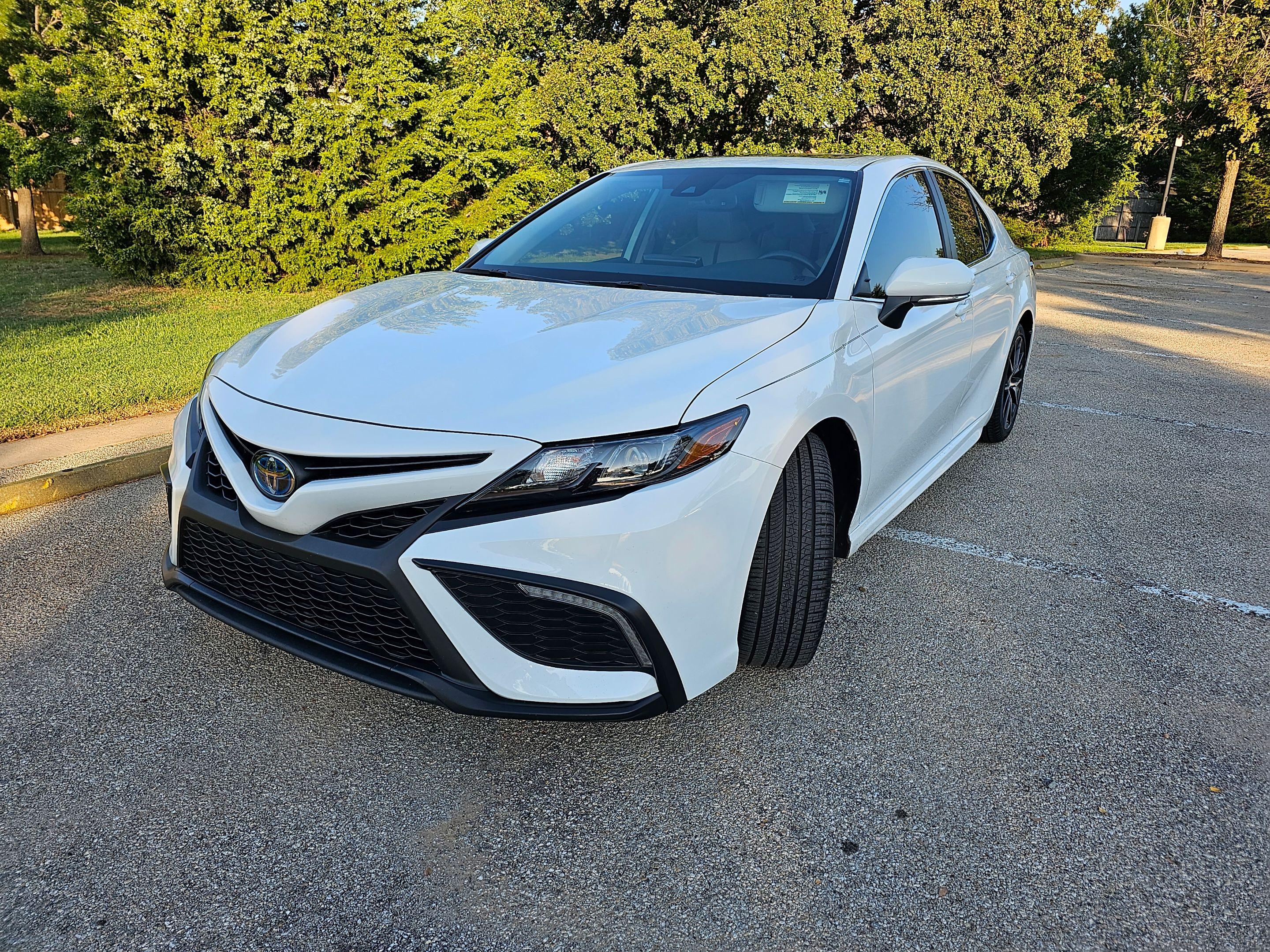 Toyota Camry Hybrid 2022 in Irving, TX