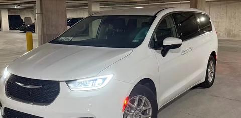 Chrysler Pacifica 2023
