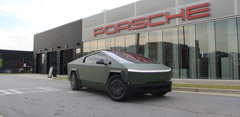 Tesla Cybertruck 2026