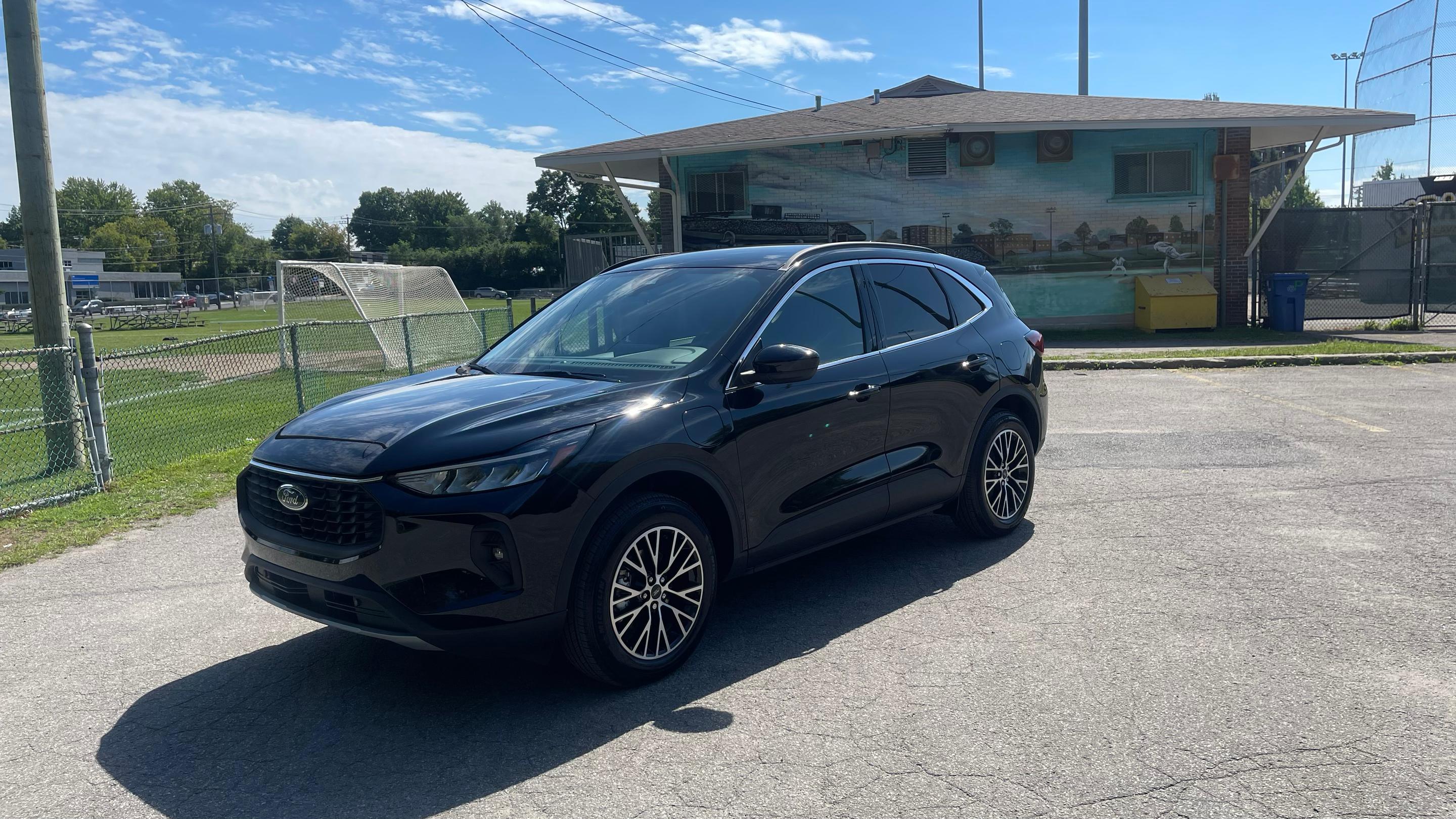 Ford Escape PHEV 2025 in Laval, QC