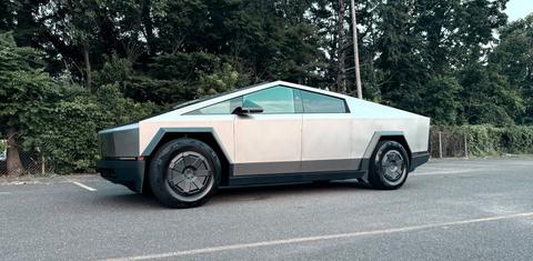Tesla Cybertruck 2025