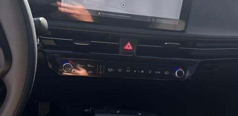 Genesis GV70 2025