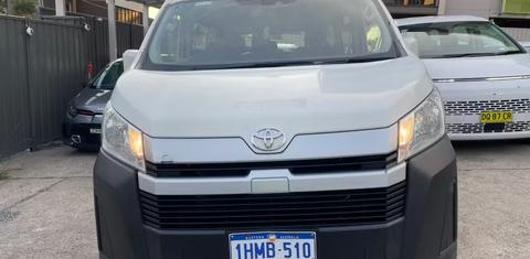 Toyota HIACE 2021